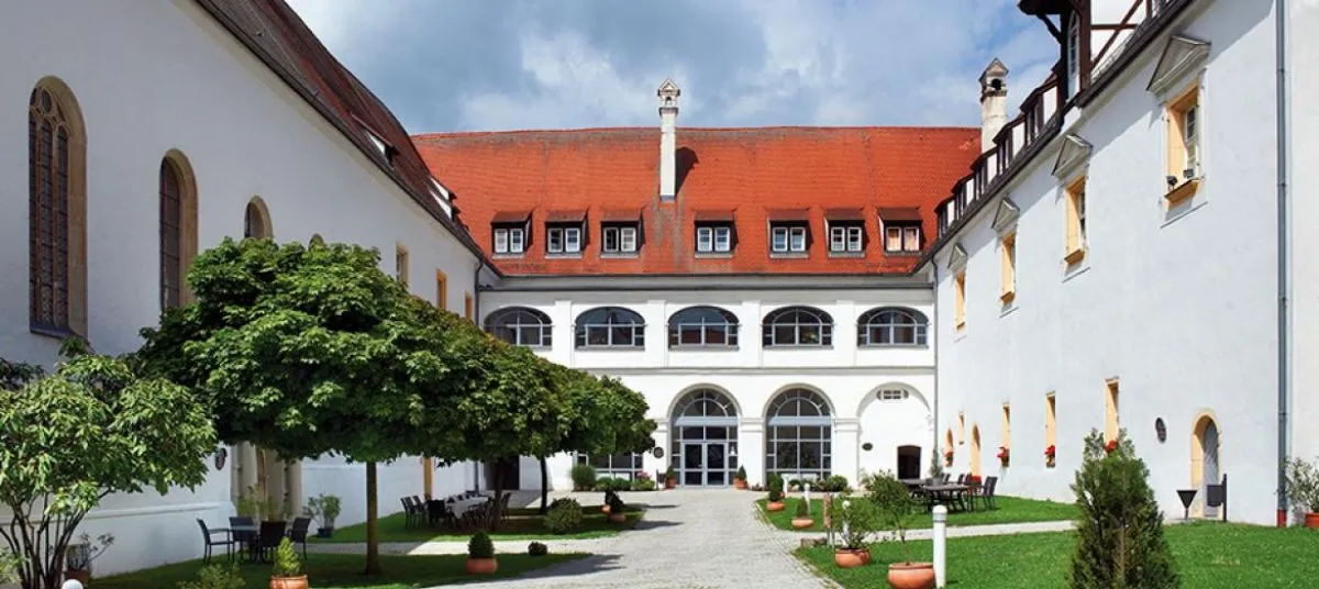 Innenhof von Schloss Wörth ©Pro Seniore